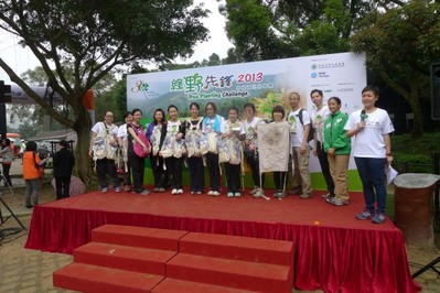 亞洲博聞的一個員工團隊更憑其合乎環保原則、具創意、有效率的運送用具奪得《最醒目植樹大獎》。